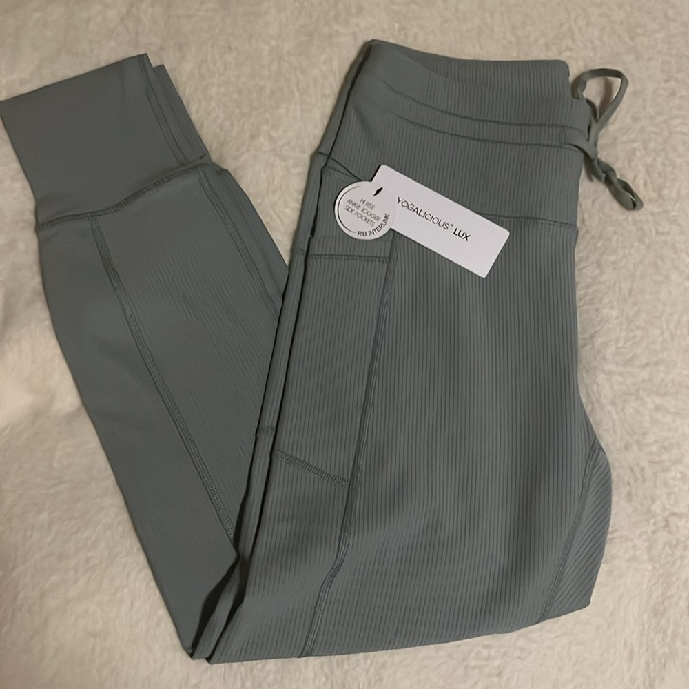 Yogalicious Light Green Mint Ribbed Ankle Joggers High Rise Side Pockets